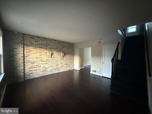 2136 Redthorn Rd - Photo 3 of 25