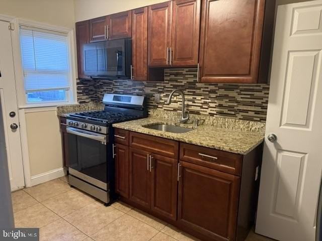 2136 Redthorn Rd - Photo 7 of 25