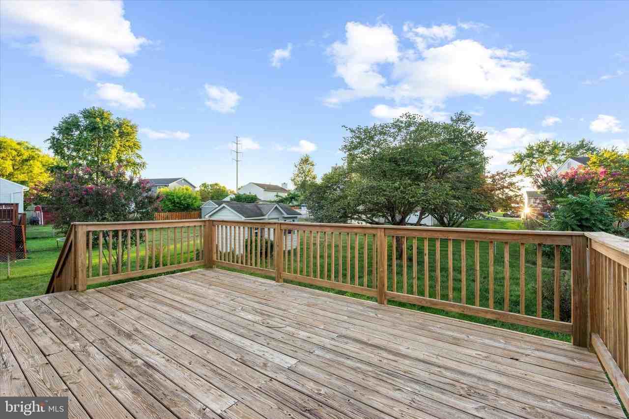841 Briar Ct - Photo 3 of 20
