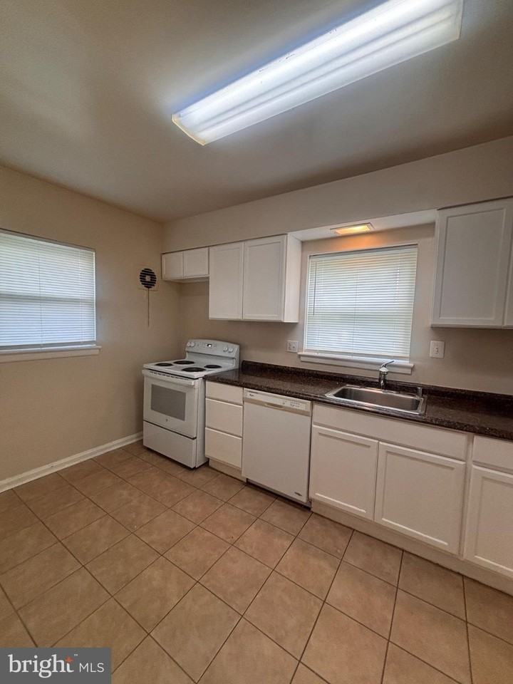 11203 Dodson Ln - Photo 3 of 42