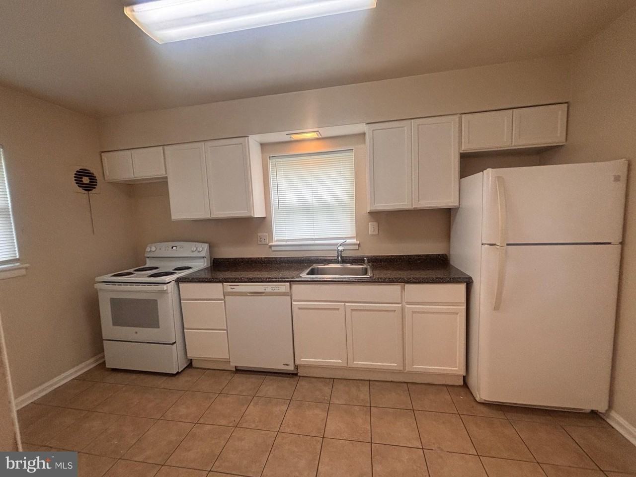 11203 Dodson Ln - Photo 5 of 42
