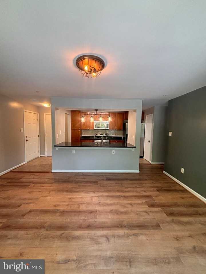 14201 Wolf Creek Pl #6 - Photo 6 of 40