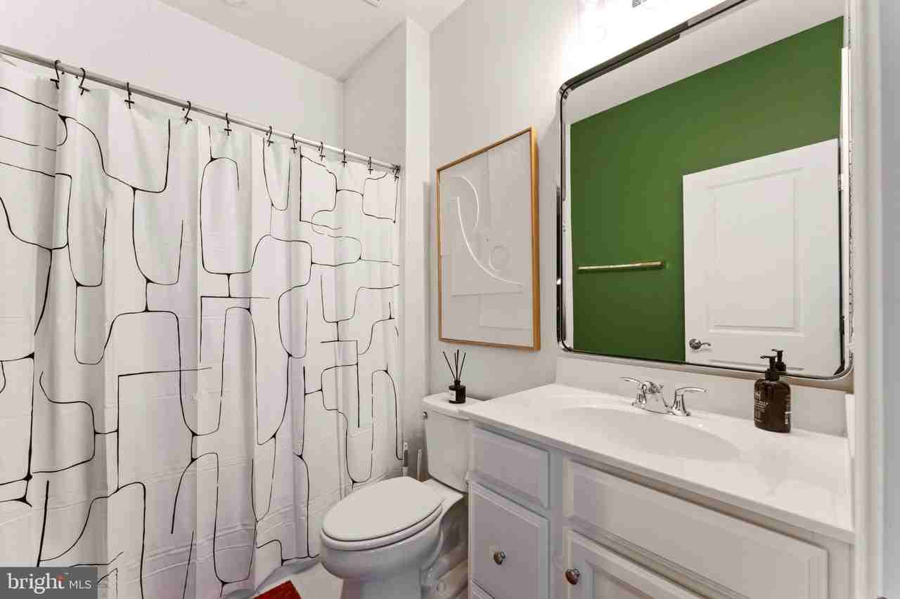 101 Capital Ct - Photo 4 of 27