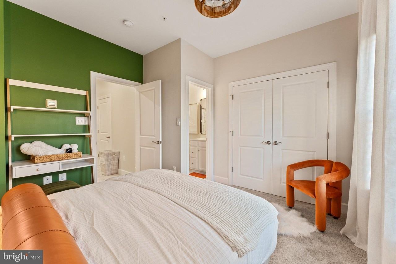 101 Capital Ct - Photo 6 of 27