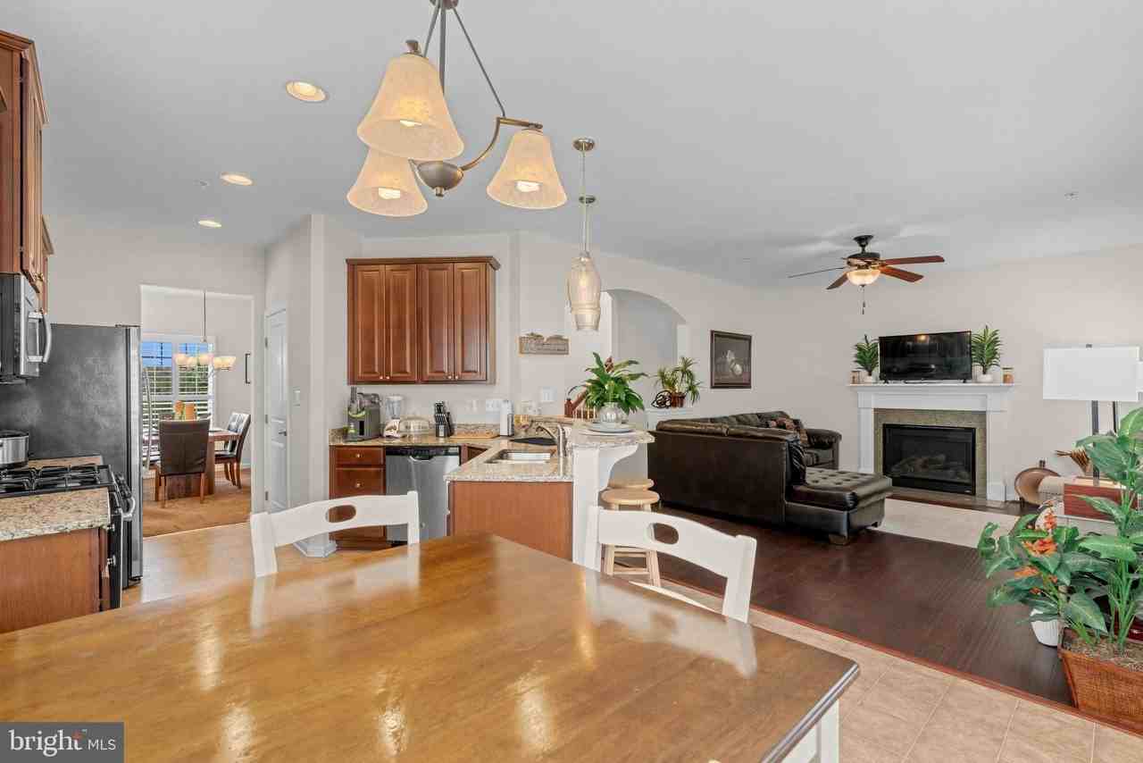 13727 Port Commerce Ct - Photo 5 of 44