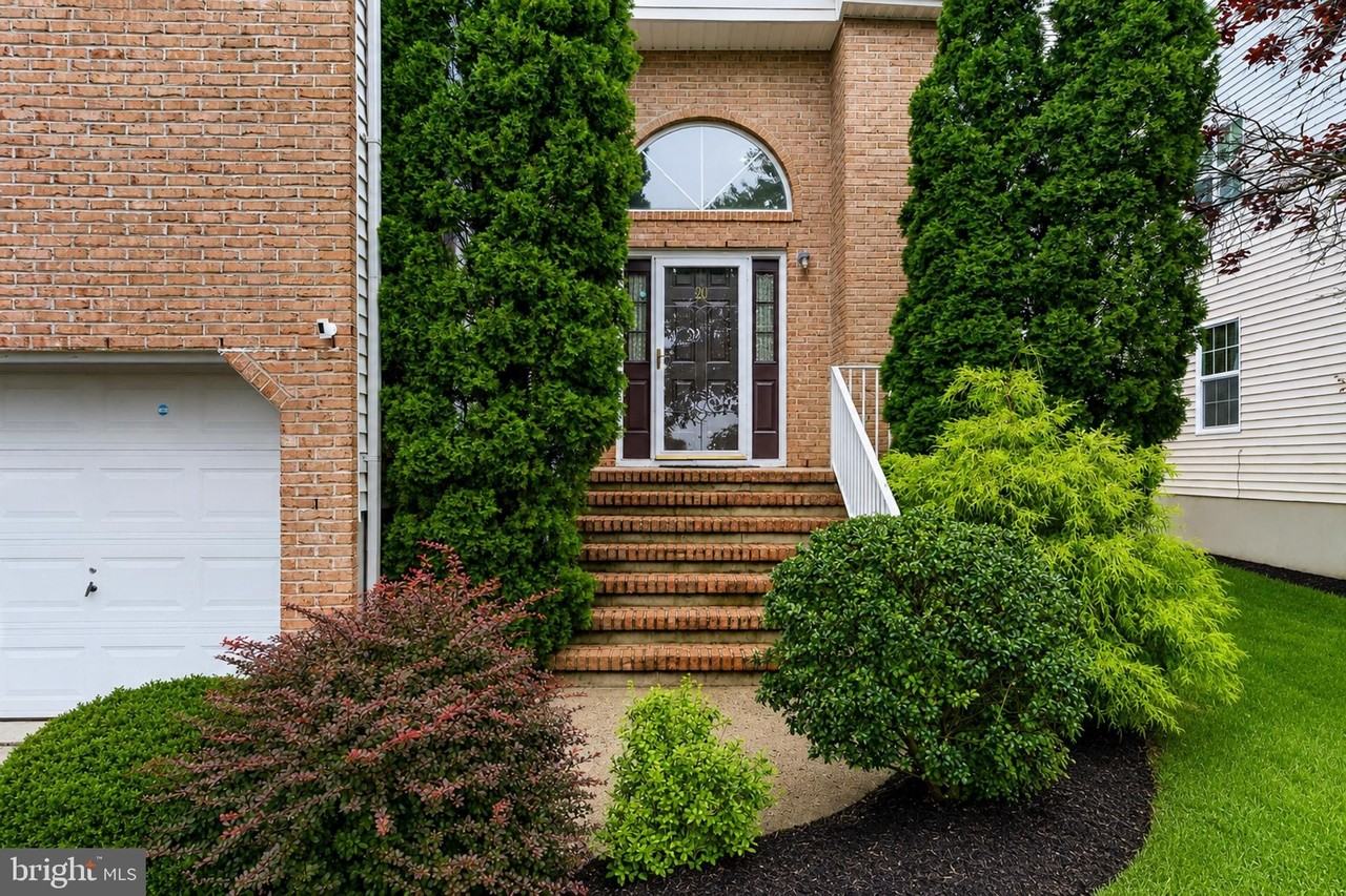 20 Vaccaro Rd - Photo 3 of 34