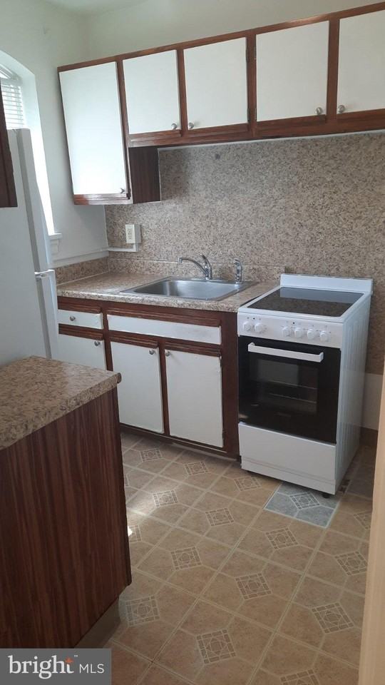 12 S Filbert St #C14 - Photo 5 of 9