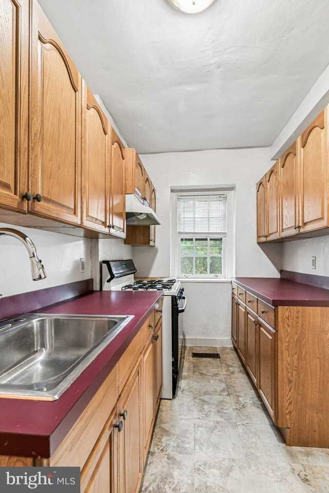 126 Argyle Rd #C2 - Photo 4 of 44