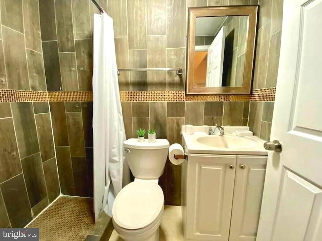 3215 Summer St - Photo 6 of 28