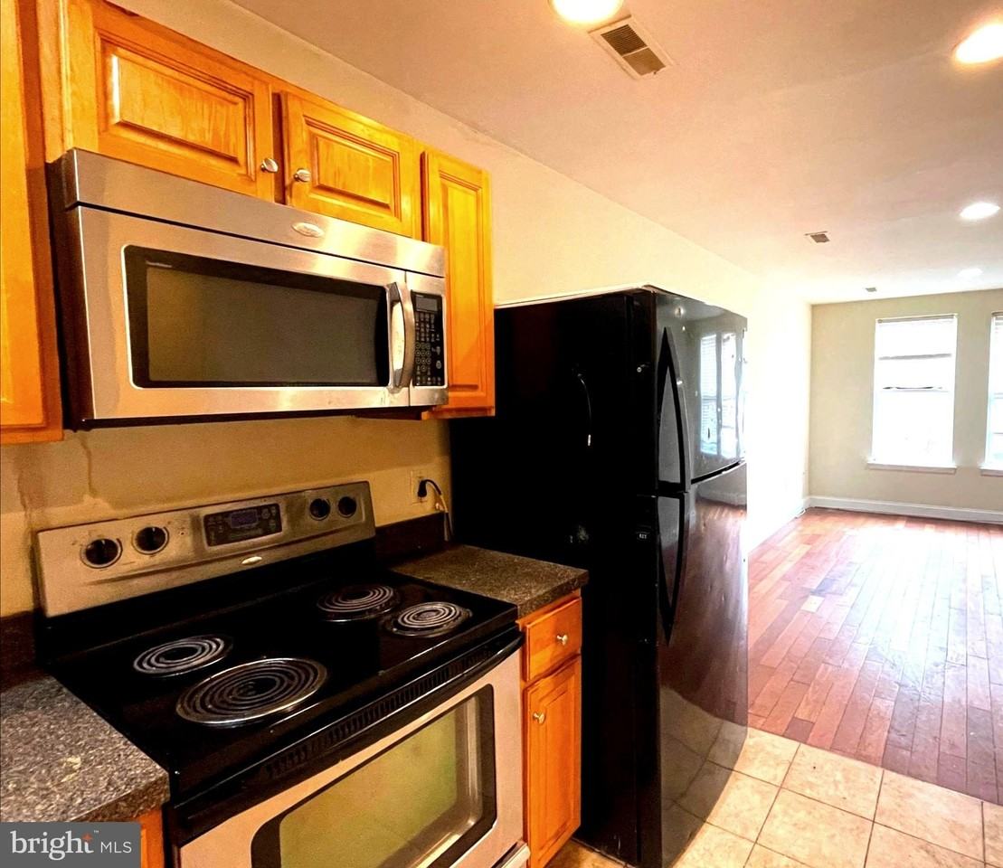 1934 N Gratz St #B - Photo 3 of 13