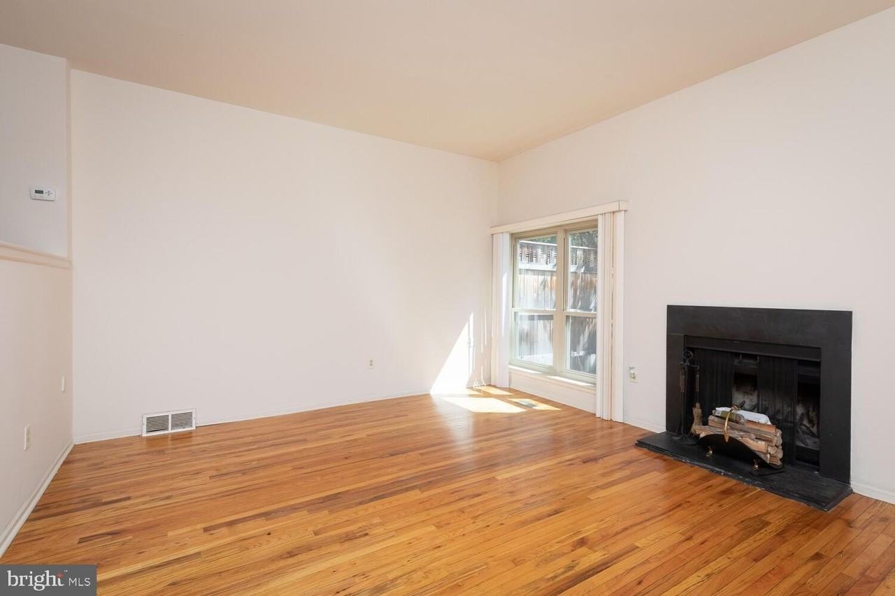 215 N 23rd St - Photo 3 of 28