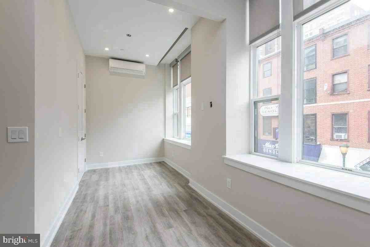 802 Sansom St #401 - Photo 6 of 10