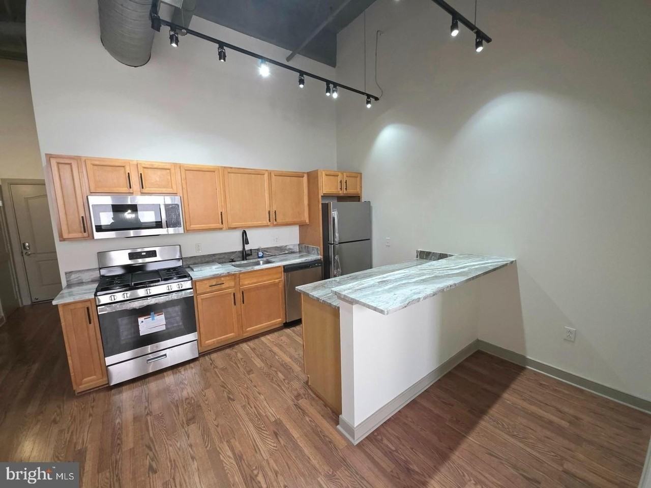 51119 N Broad St #1004 - Photo 4 of 21
