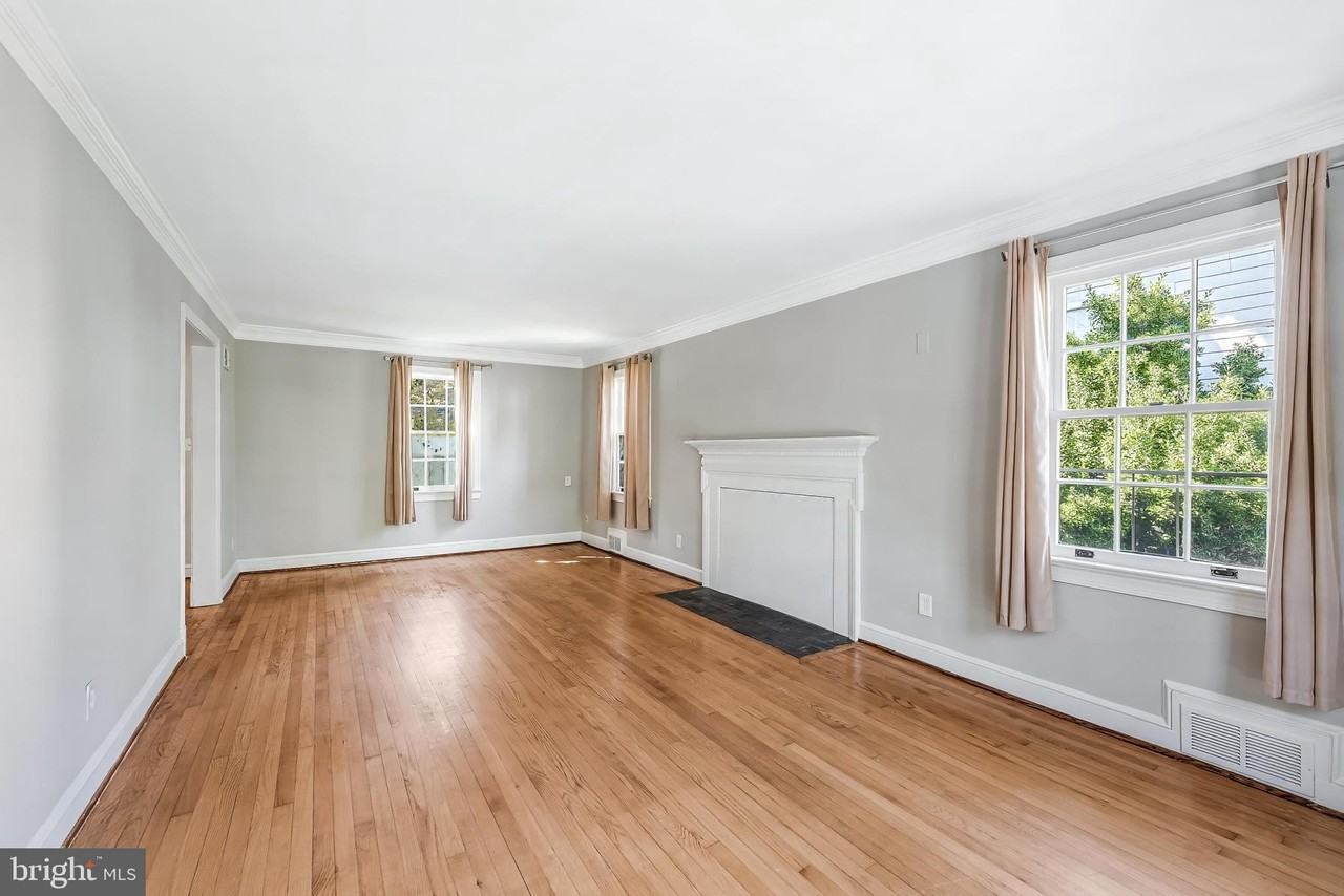 2219 Military Rd - Photo 5 of 26
