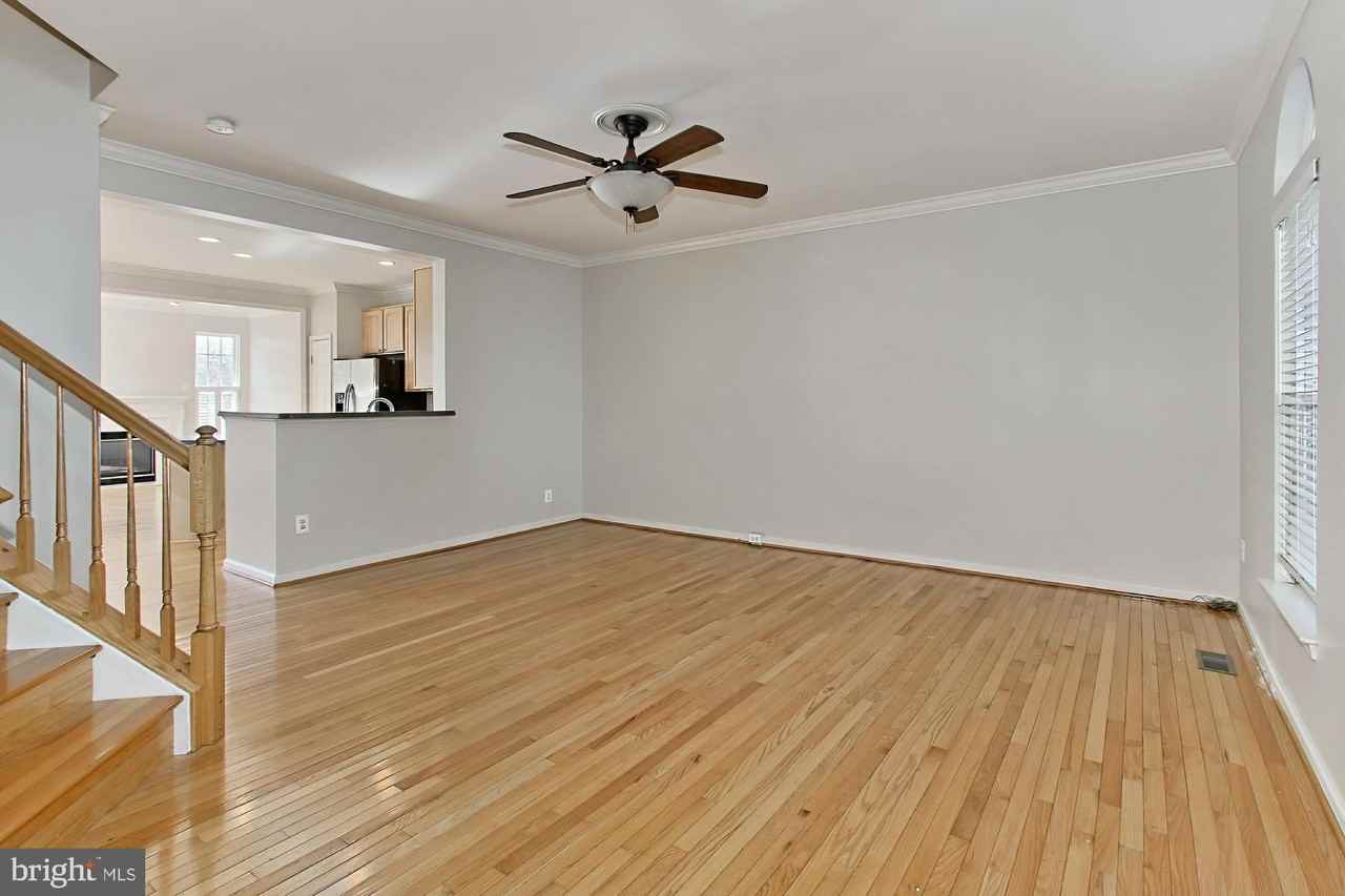 5054 Grimm Dr - Photo 6 of 34