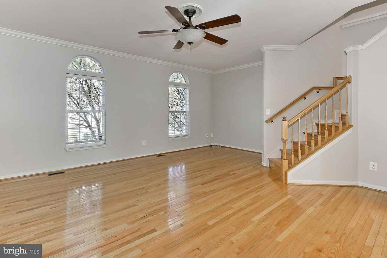 5054 Grimm Dr - Photo 7 of 34