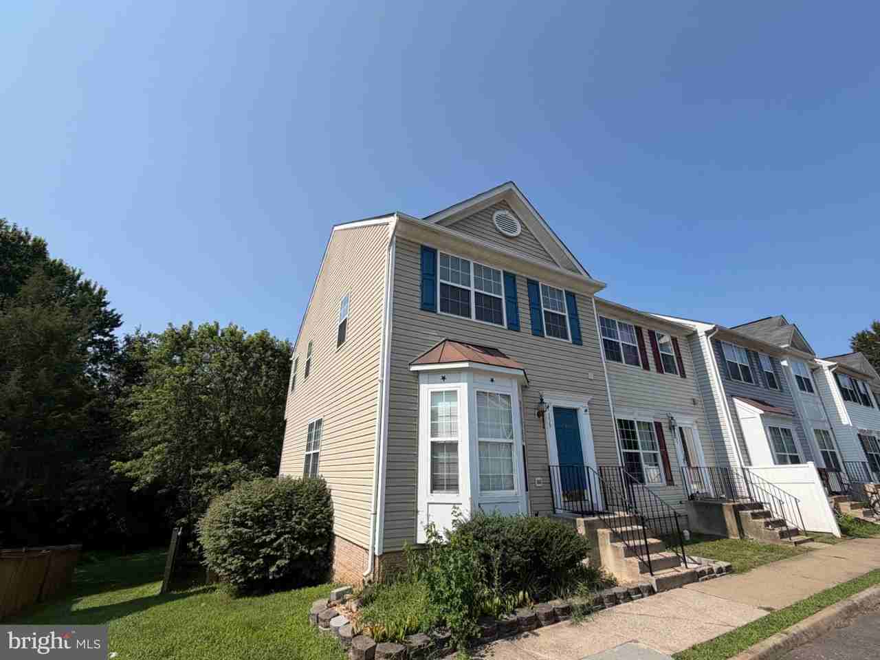 359 Snyder Ln - Photo 2 of 27