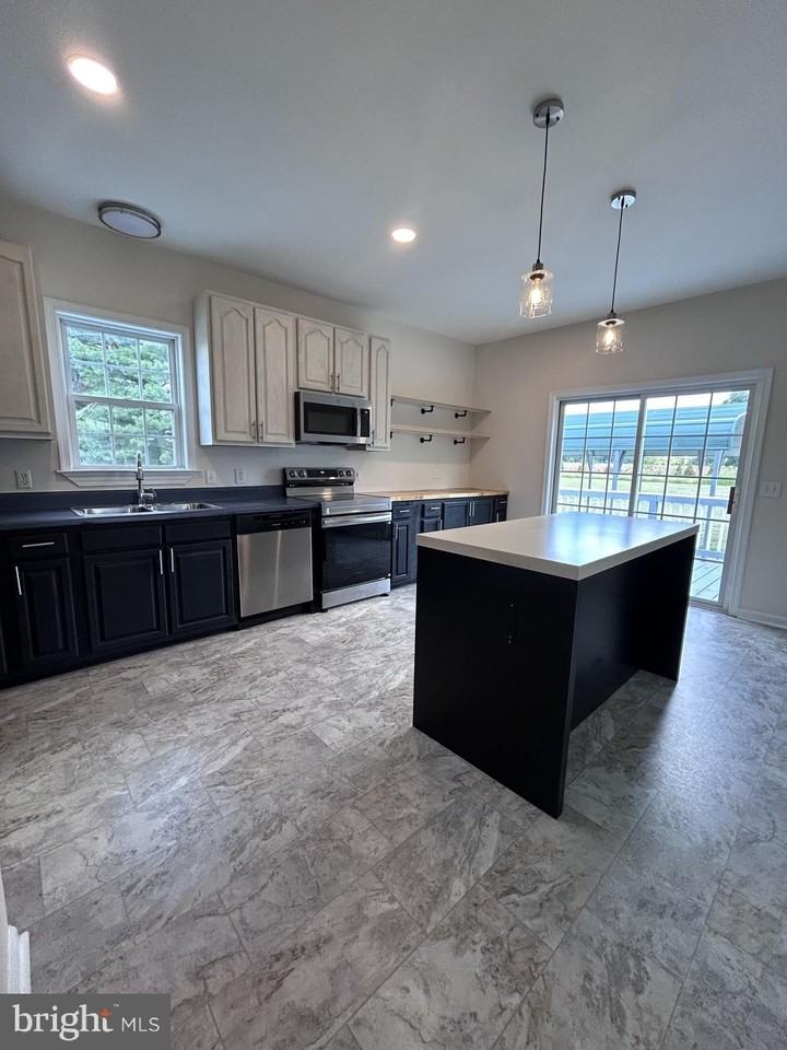 348 Main St - Photo 4 of 16