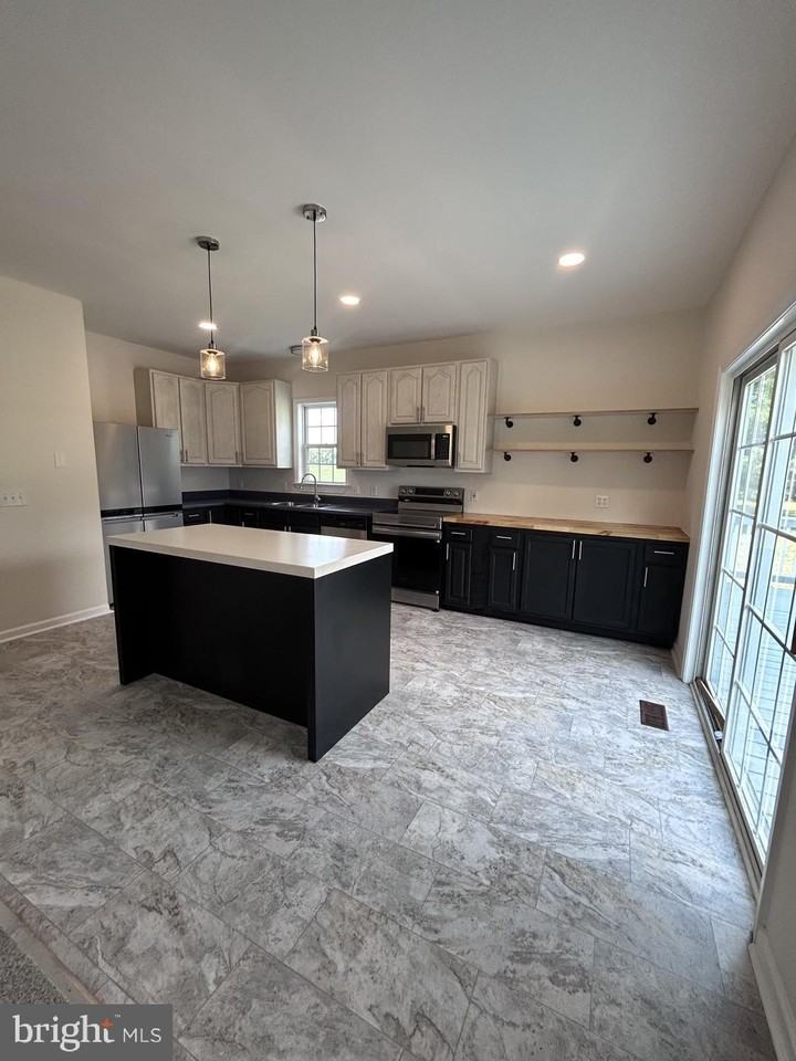 348 Main St - Photo 5 of 16
