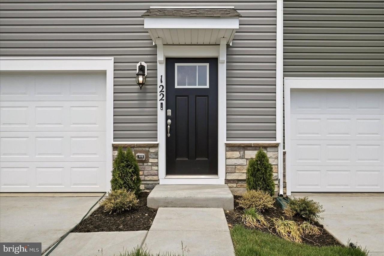 122 Bowers St - Photo 4 of 41