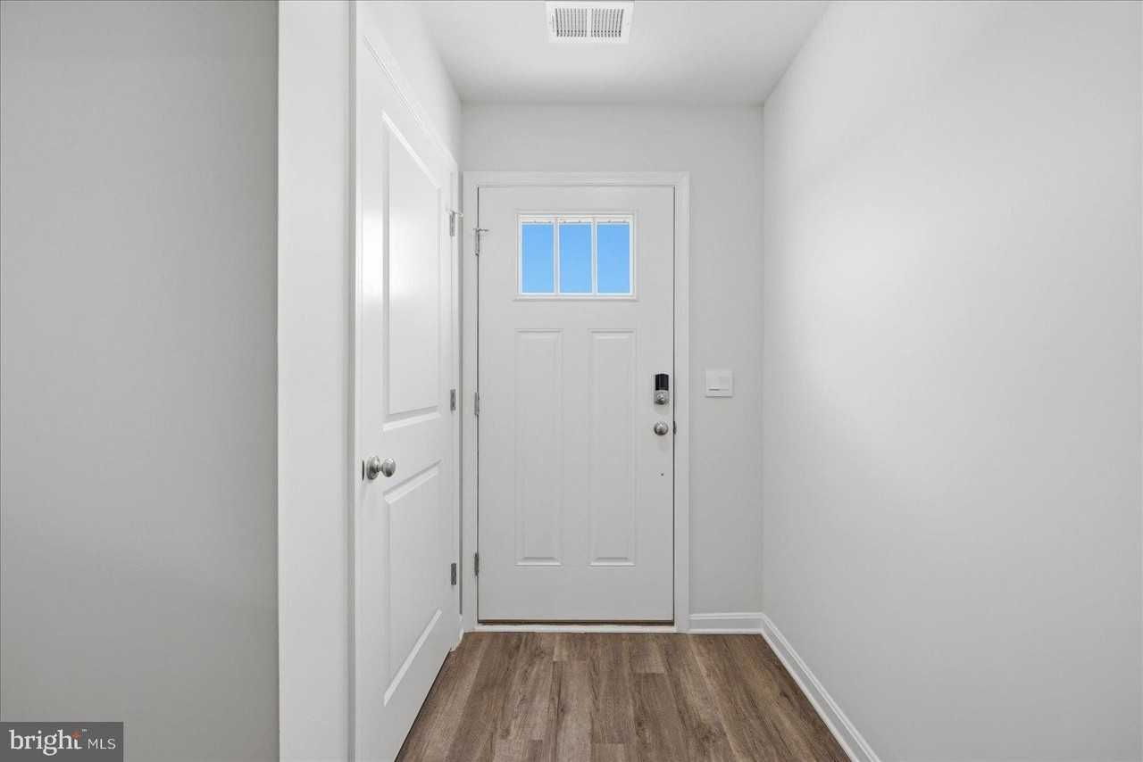122 Bowers St - Photo 5 of 41
