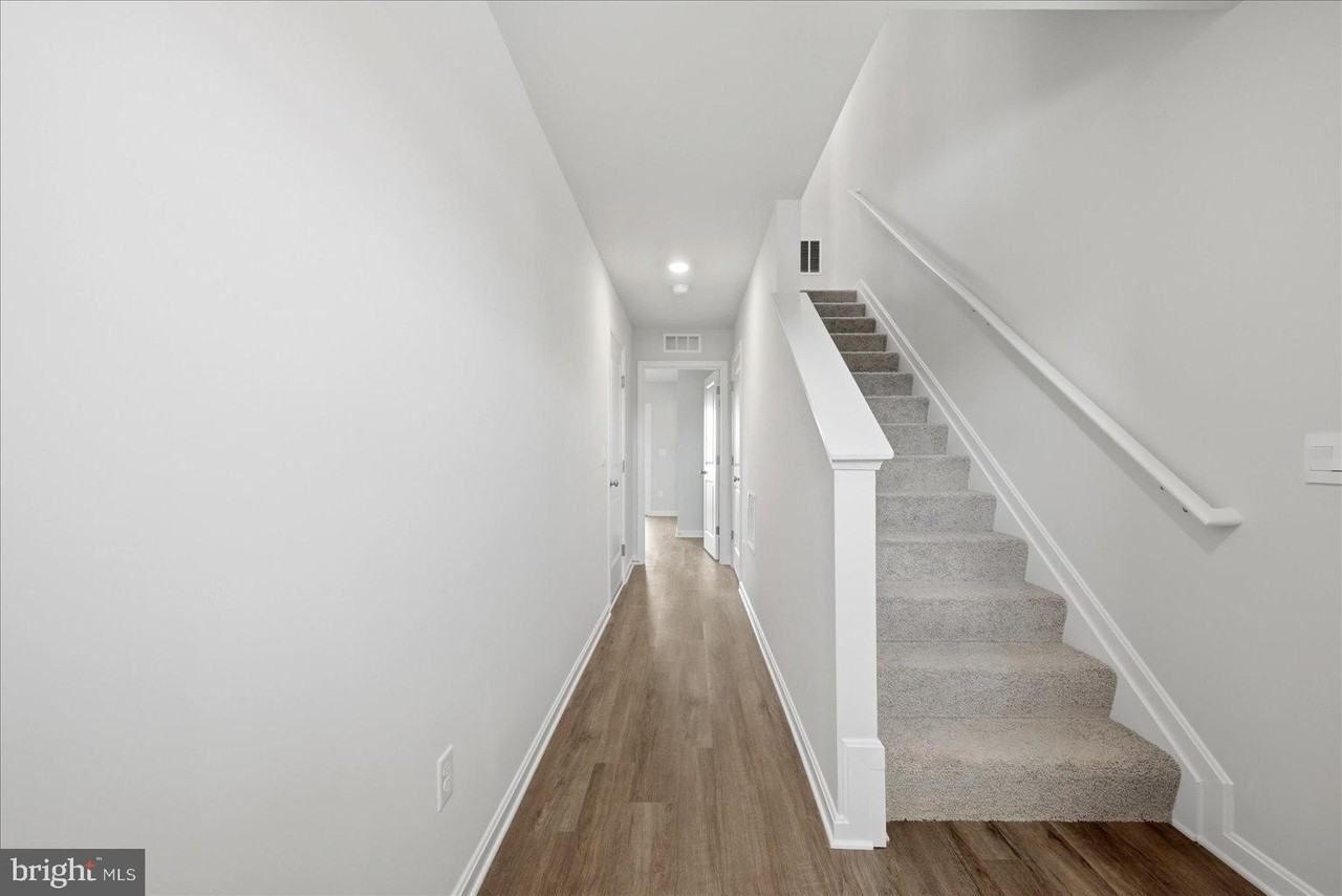 122 Bowers St - Photo 6 of 41