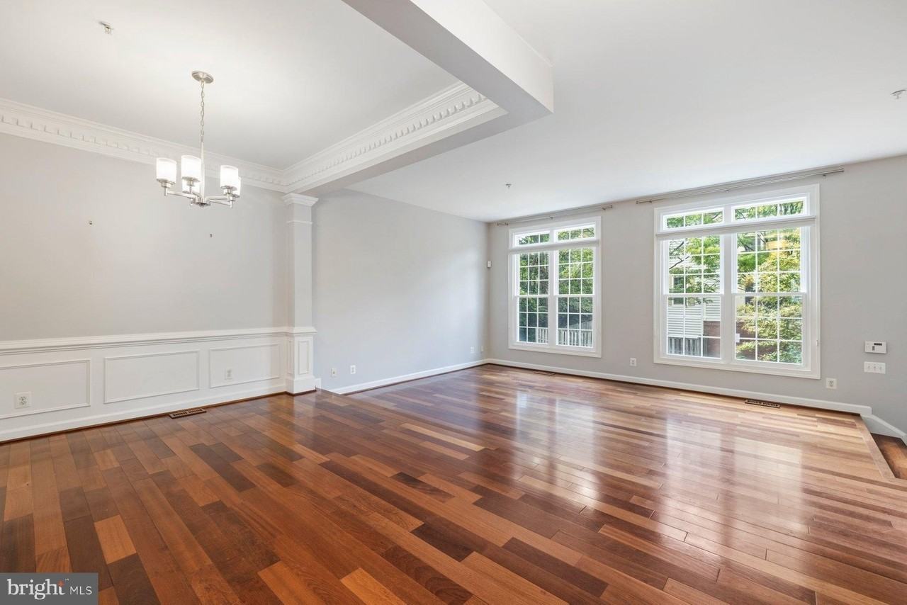 9534 Lagersfield Cir - Photo 3 of 48