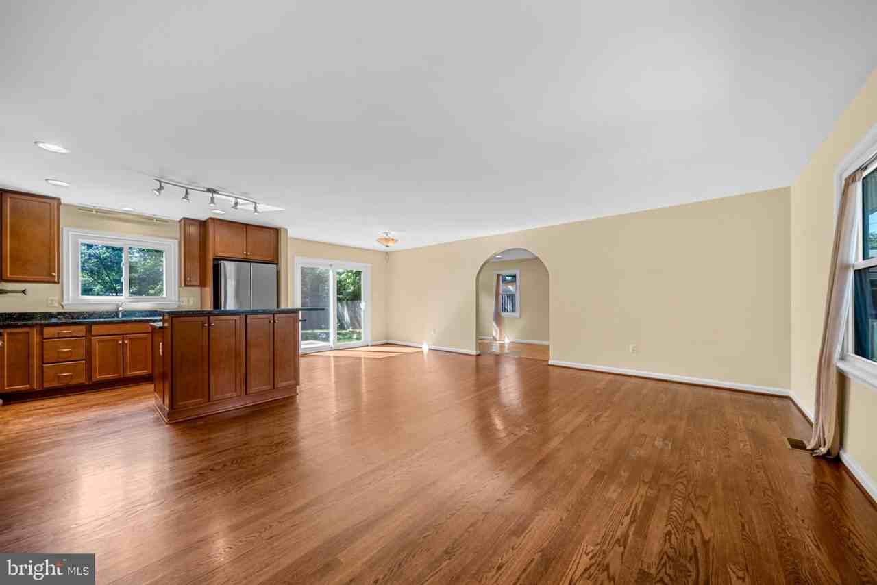 4105 Fielding St - Photo 5 of 34