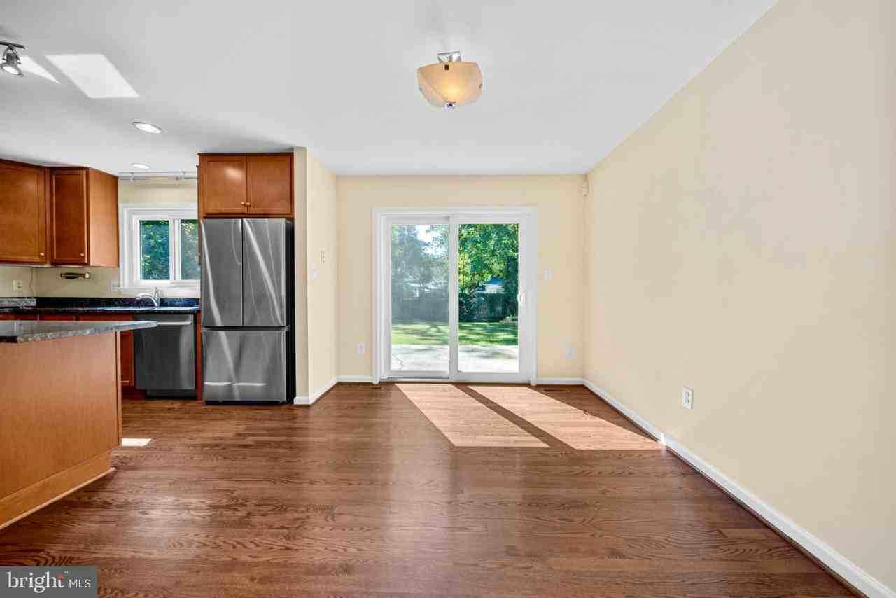 4105 Fielding St - Photo 6 of 34