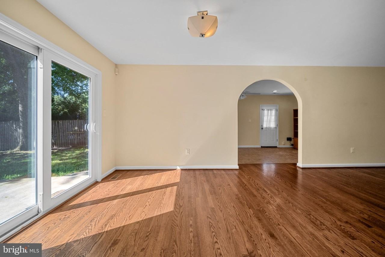 4105 Fielding St - Photo 7 of 34