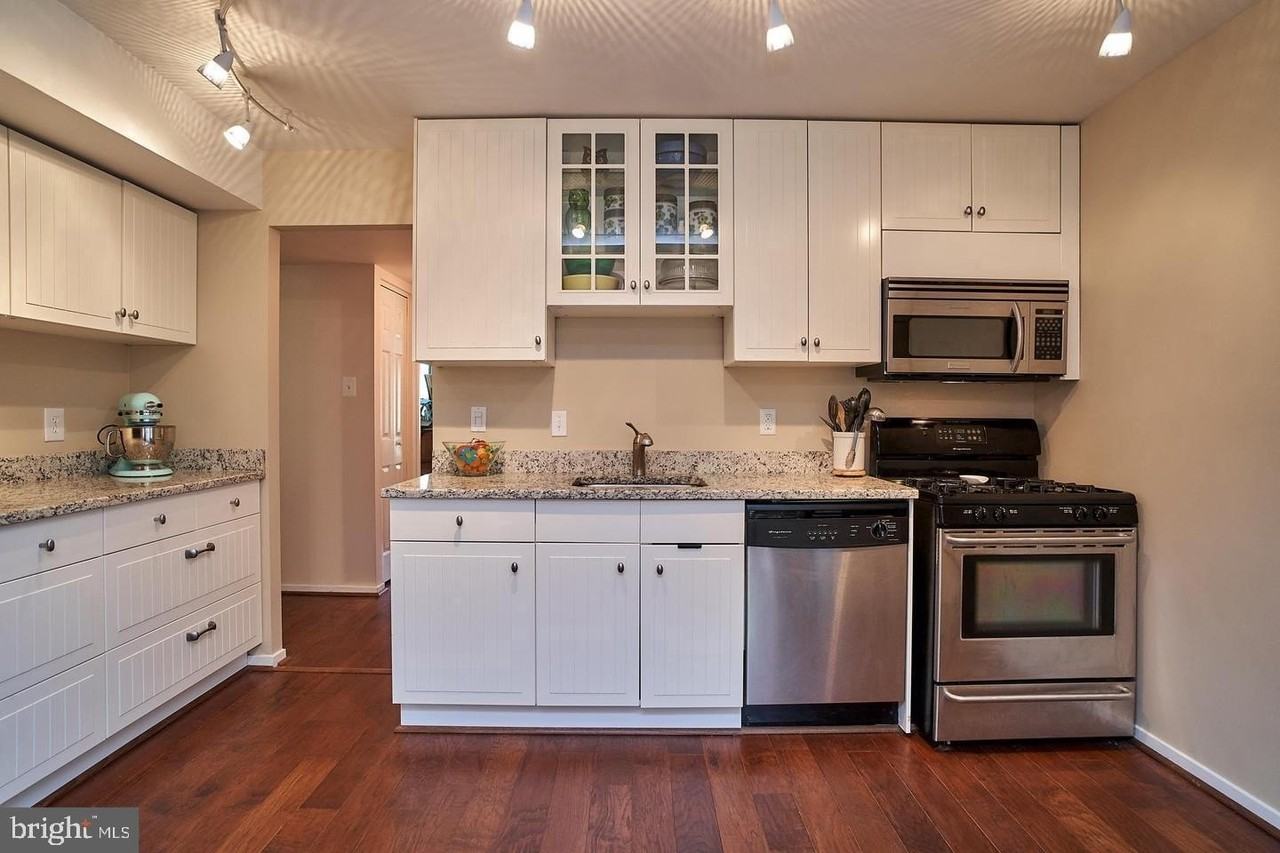 1650 Parkcrest Cir #300 - Photo 6 of 19