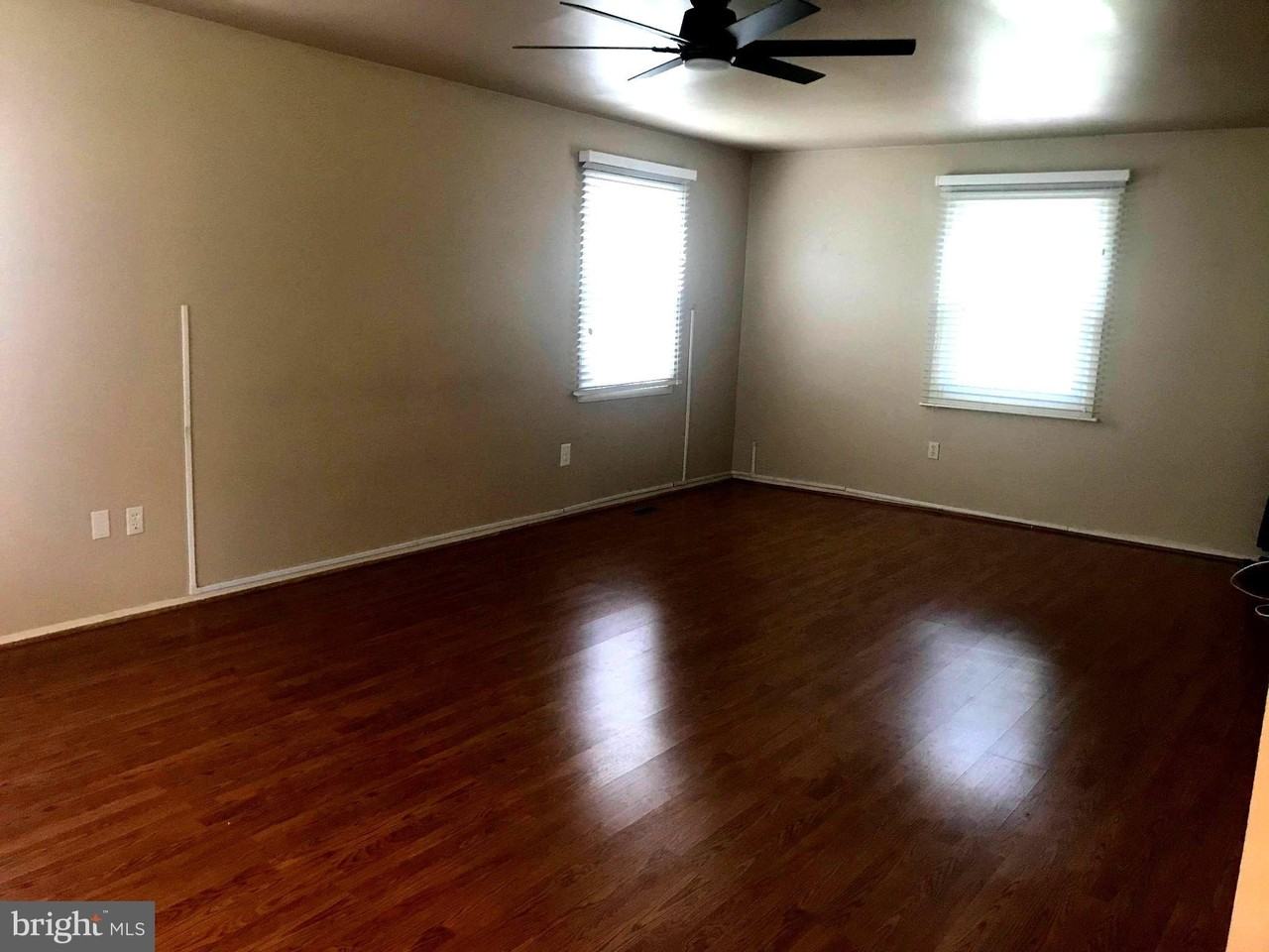 12815 Point Pleasant Dr - Photo 4 of 23