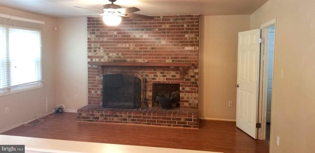 12815 Point Pleasant Dr - Photo 6 of 23
