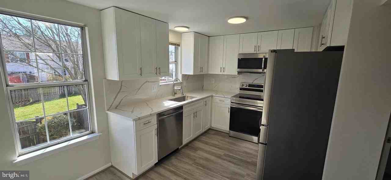 15 Asbury Way - Photo 6 of 19