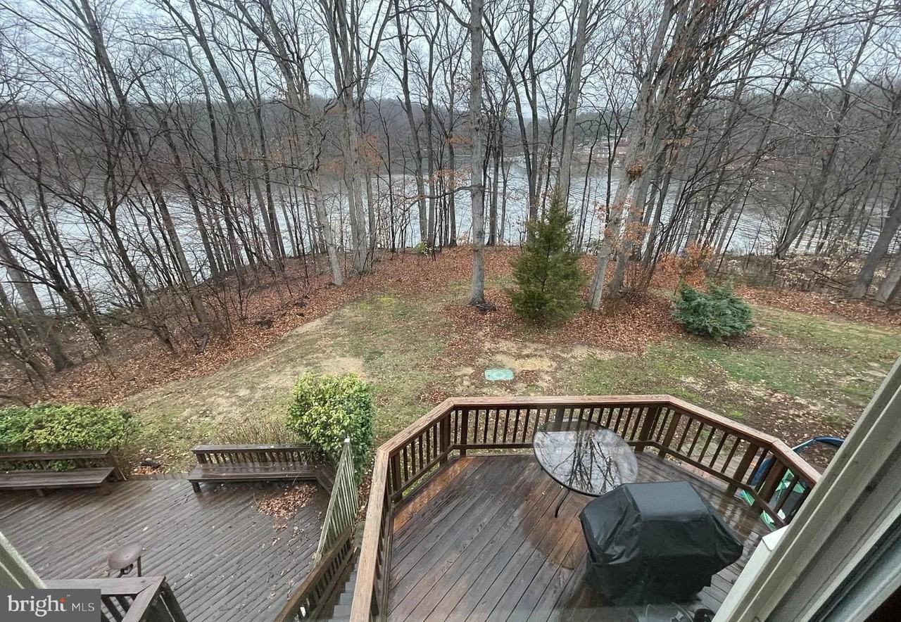 11513 Hill Meade Ln - Photo 3 of 43