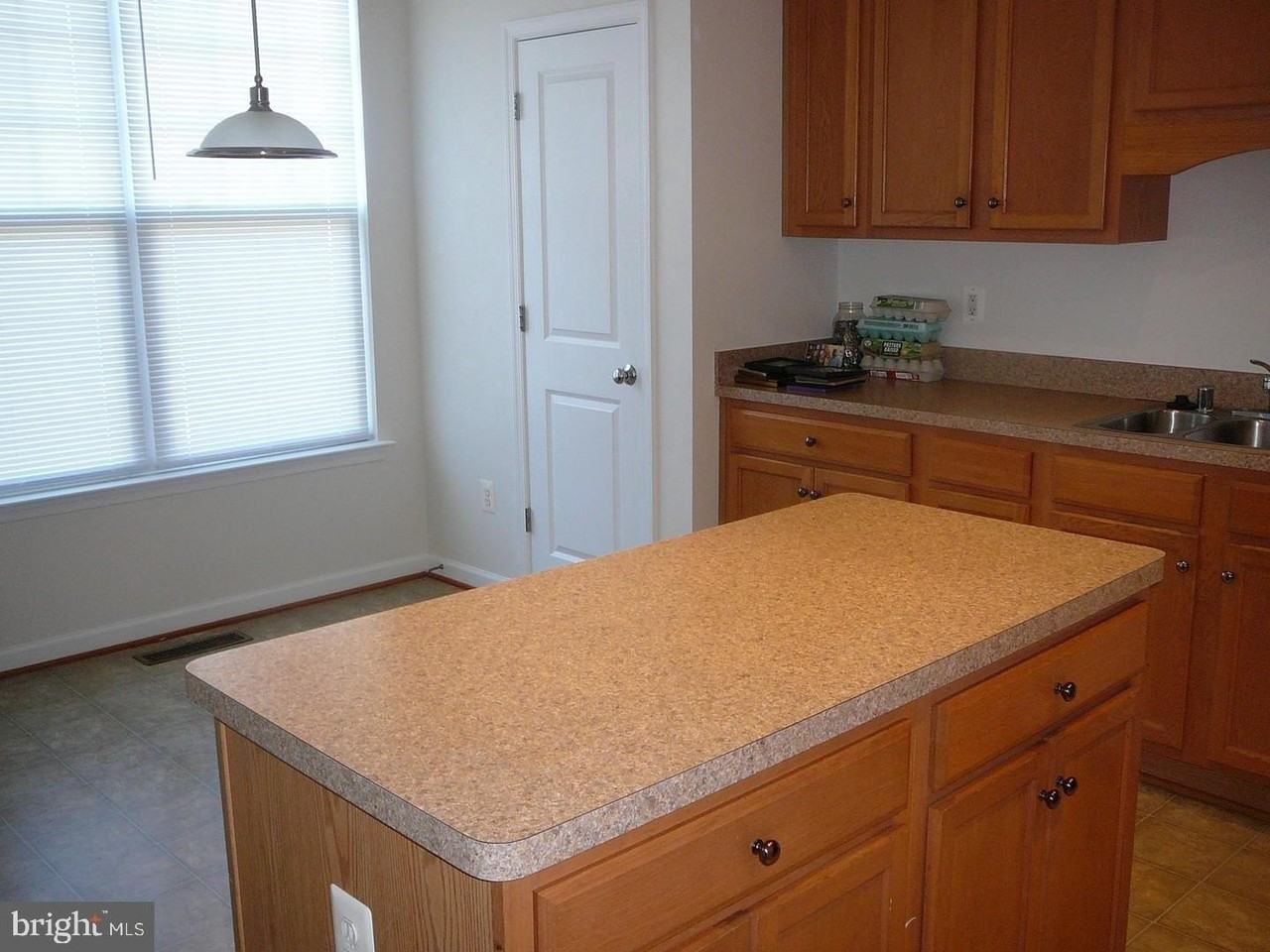 38 Pike Pl - Photo 3 of 31