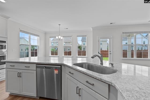609 Hiawatha Dr #1 - Photo 4 of 18