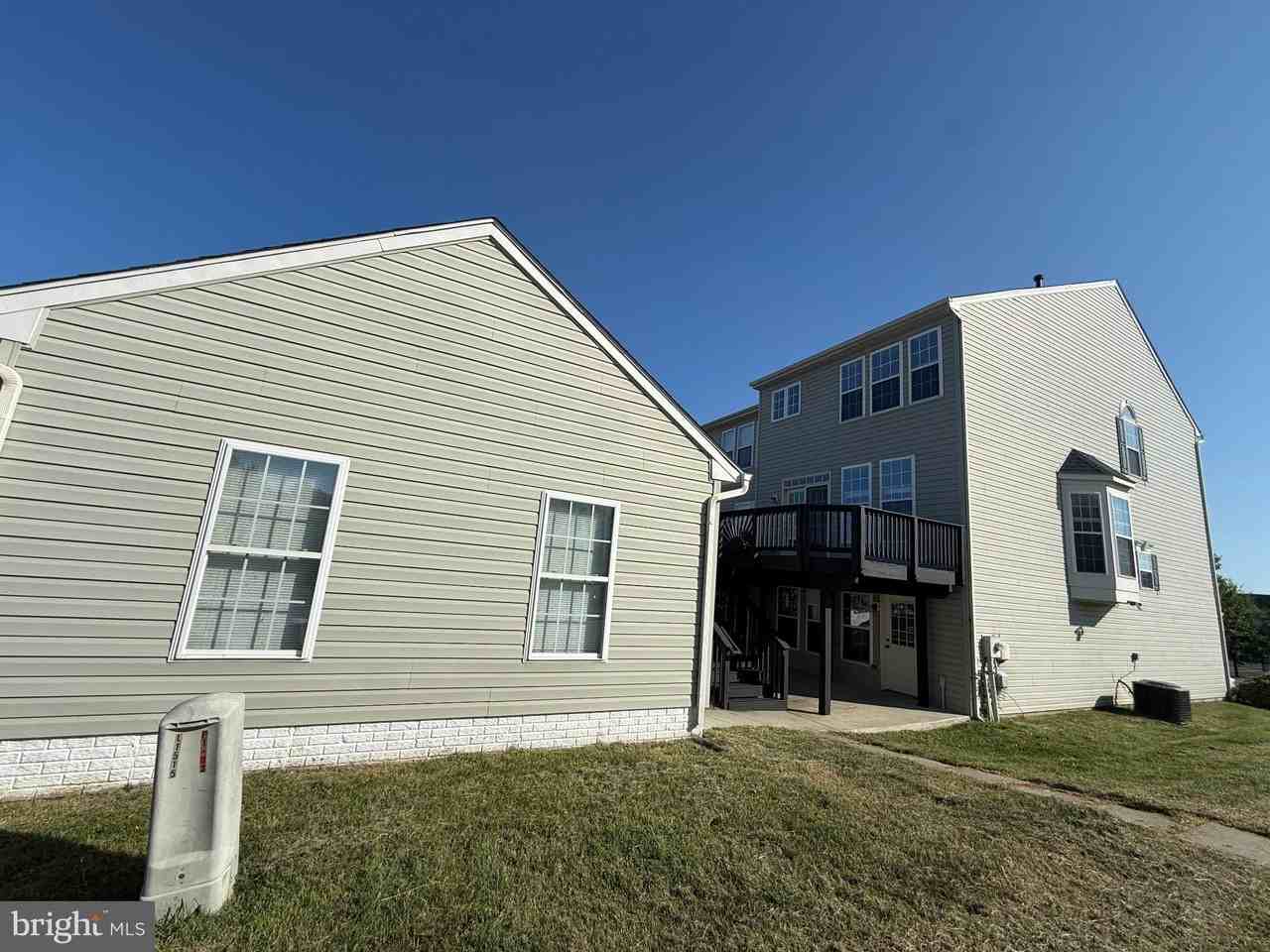 60 Deerbrook Dr - Photo 3 of 32