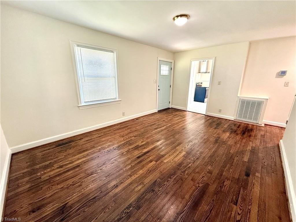 2735 Stratford Dr - Photo 6 of 27
