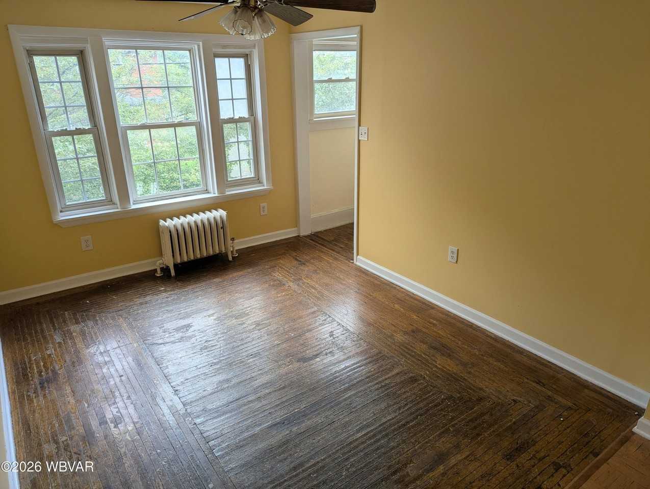 660 2nd Ave - Photo 3 of 10