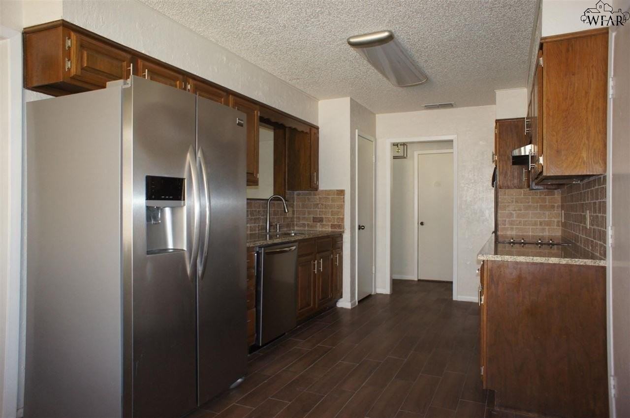 4613 Spring Shadow Dr - Photo 5 of 17
