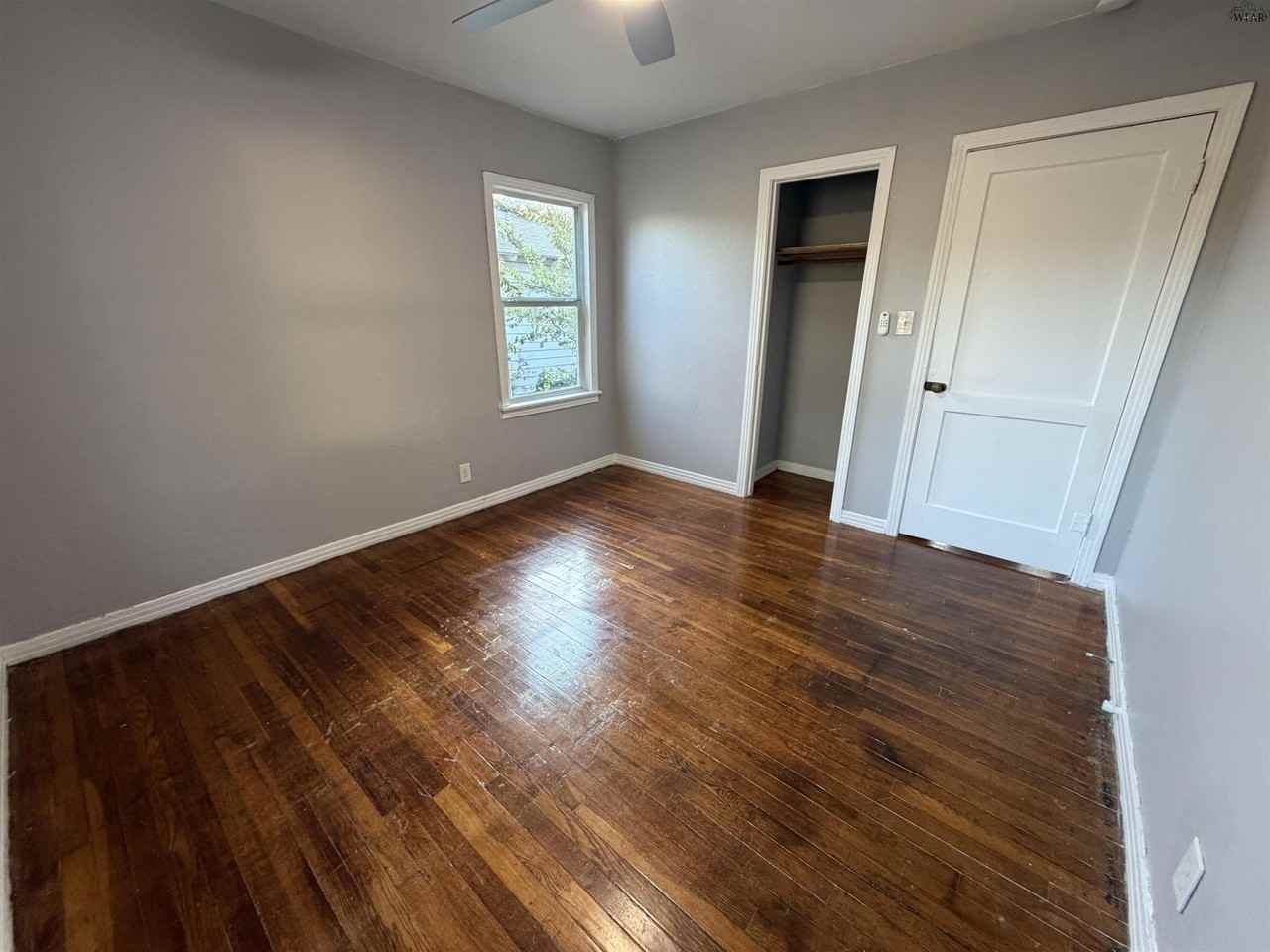 2202 Monroe St - Photo 7 of 10