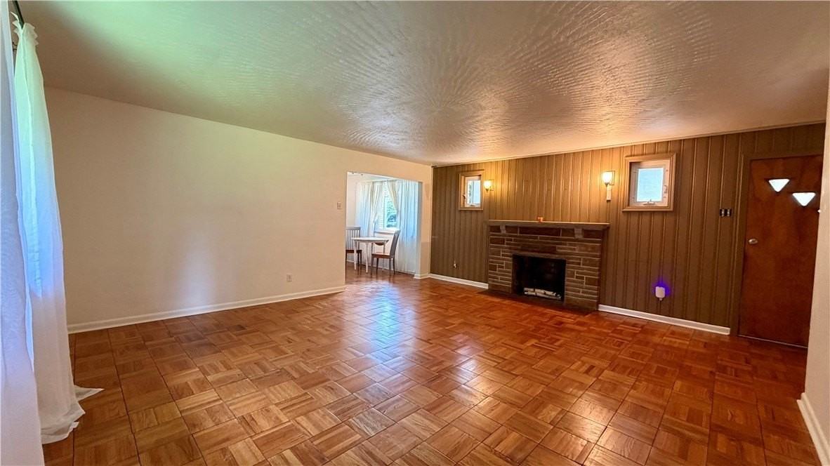 1053 Butler Rd - Photo 5 of 29