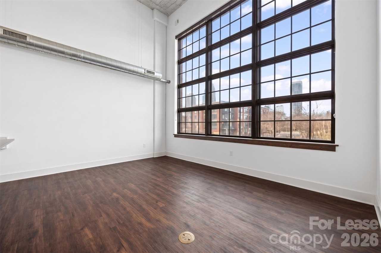 715 N Graham St #204 - Photo 7 of 27