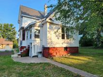 1115 Summit St - Photo 1 of 1