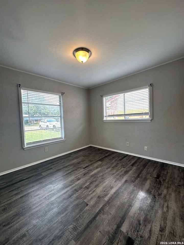 4322 Sun Gate St - Photo 2 of 15