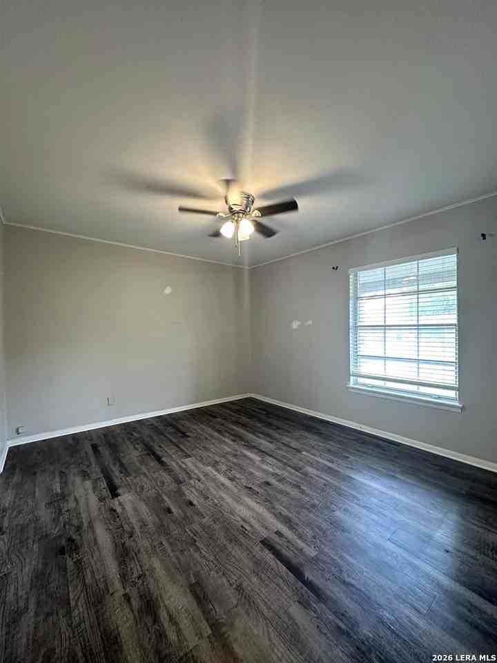 4322 Sun Gate St - Photo 7 of 15