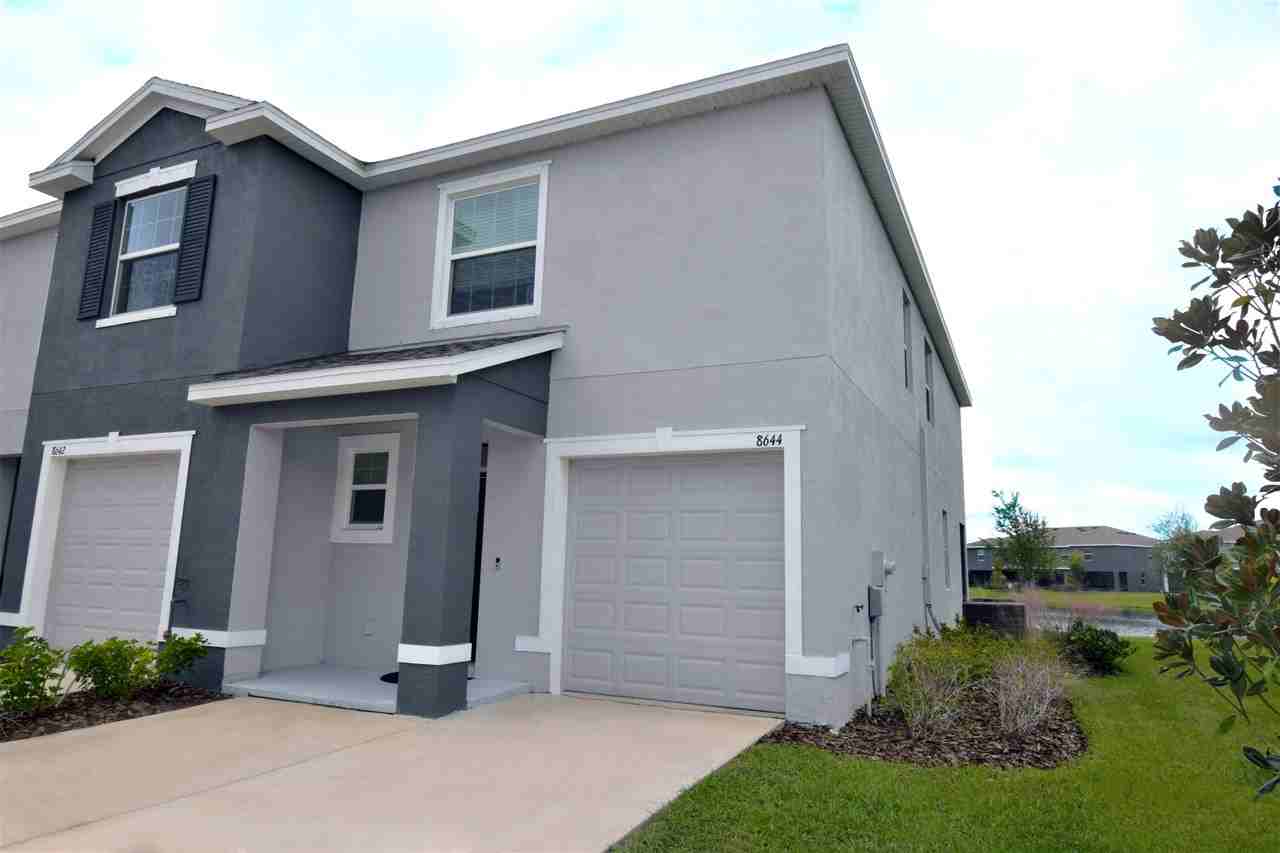 8644 Falling Blue Pl