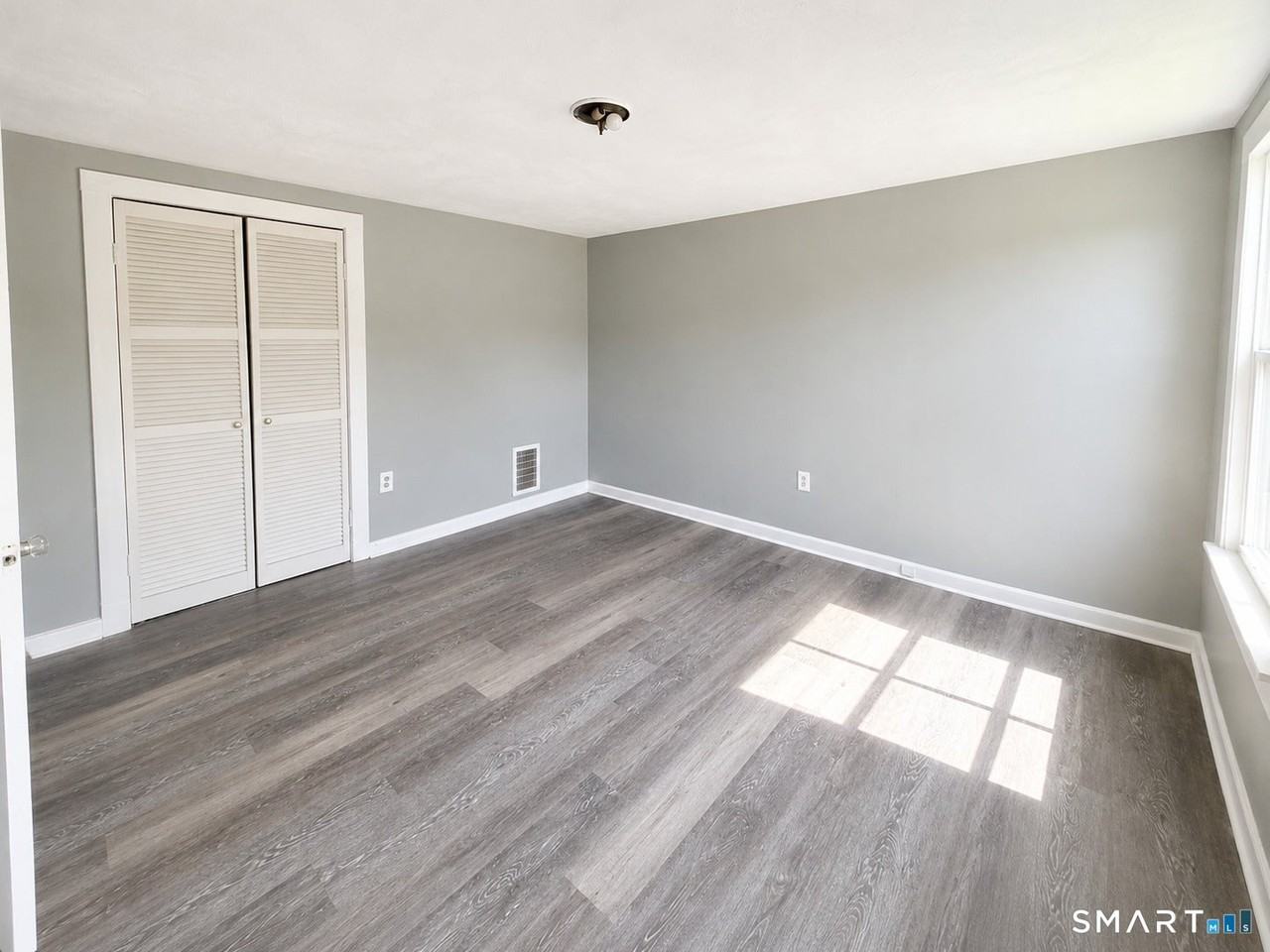 71 Freestone Ave - Photo 7 of 12