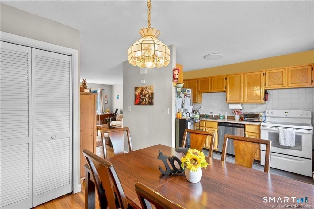 244 New Britain Ave - Photo 5 of 18